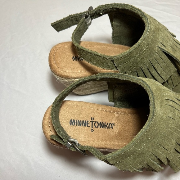 Minnetonka Green Suede Fringe Espadrilles Wedges - Size 7 - Like new! - Picture 3 of 9